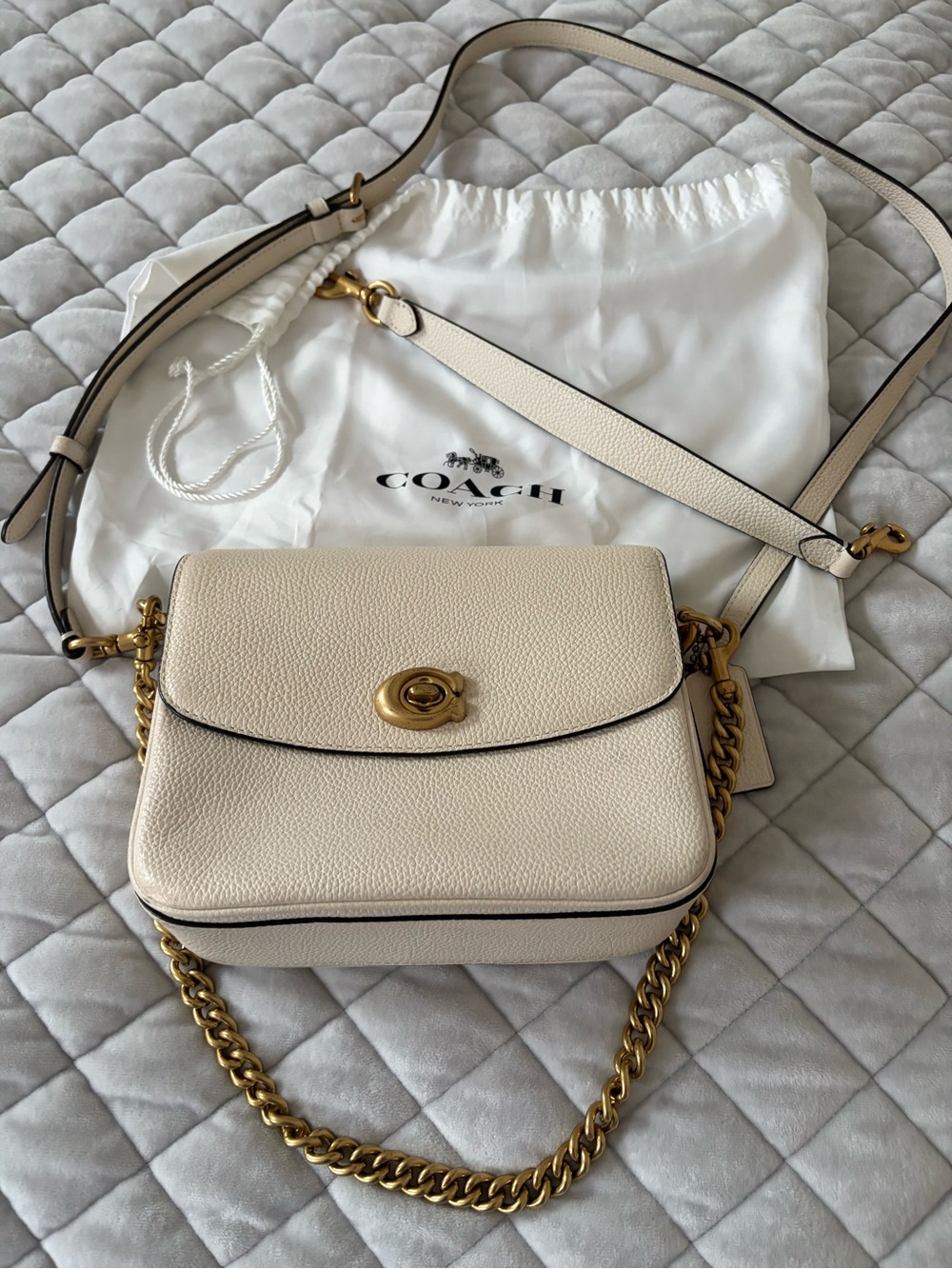 Coach Cassie 19 Bag (Like New)